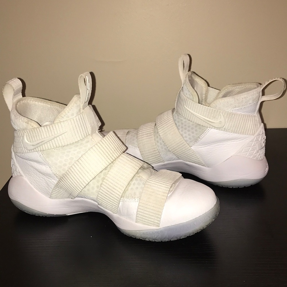 Lebron Soldier Xi “Pure Platinum”